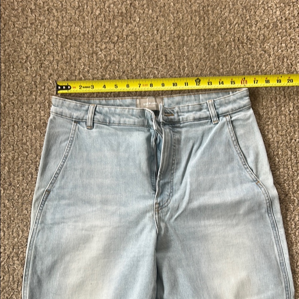 Everlane Blue Relaxed Jeans with Light Wash - Picture 4 of 7